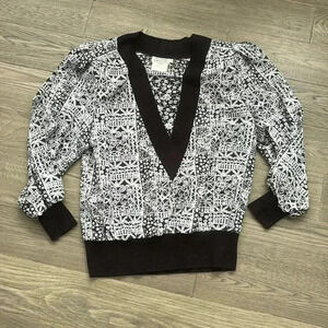 🔥Montage by Mosaic🔥 | Vintage black and white v neck blouse with shoulder pads